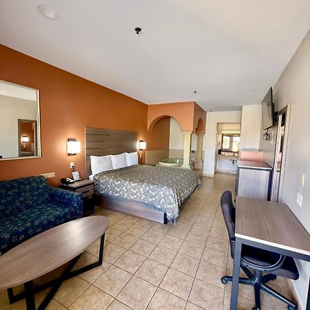 Weslaco Inn - Weslaco/Mercedes Экстерьер фото