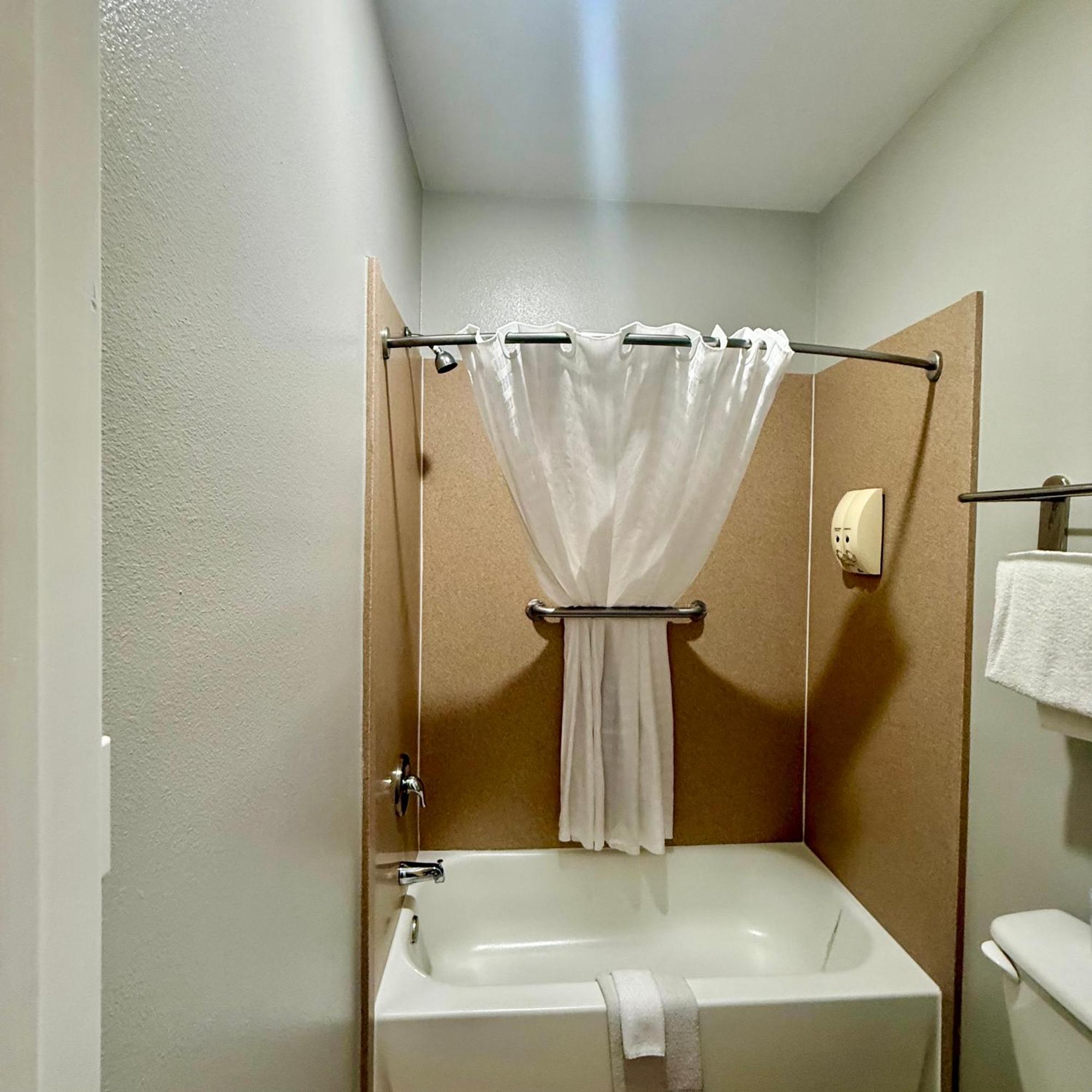 Weslaco Inn - Weslaco/Mercedes Экстерьер фото